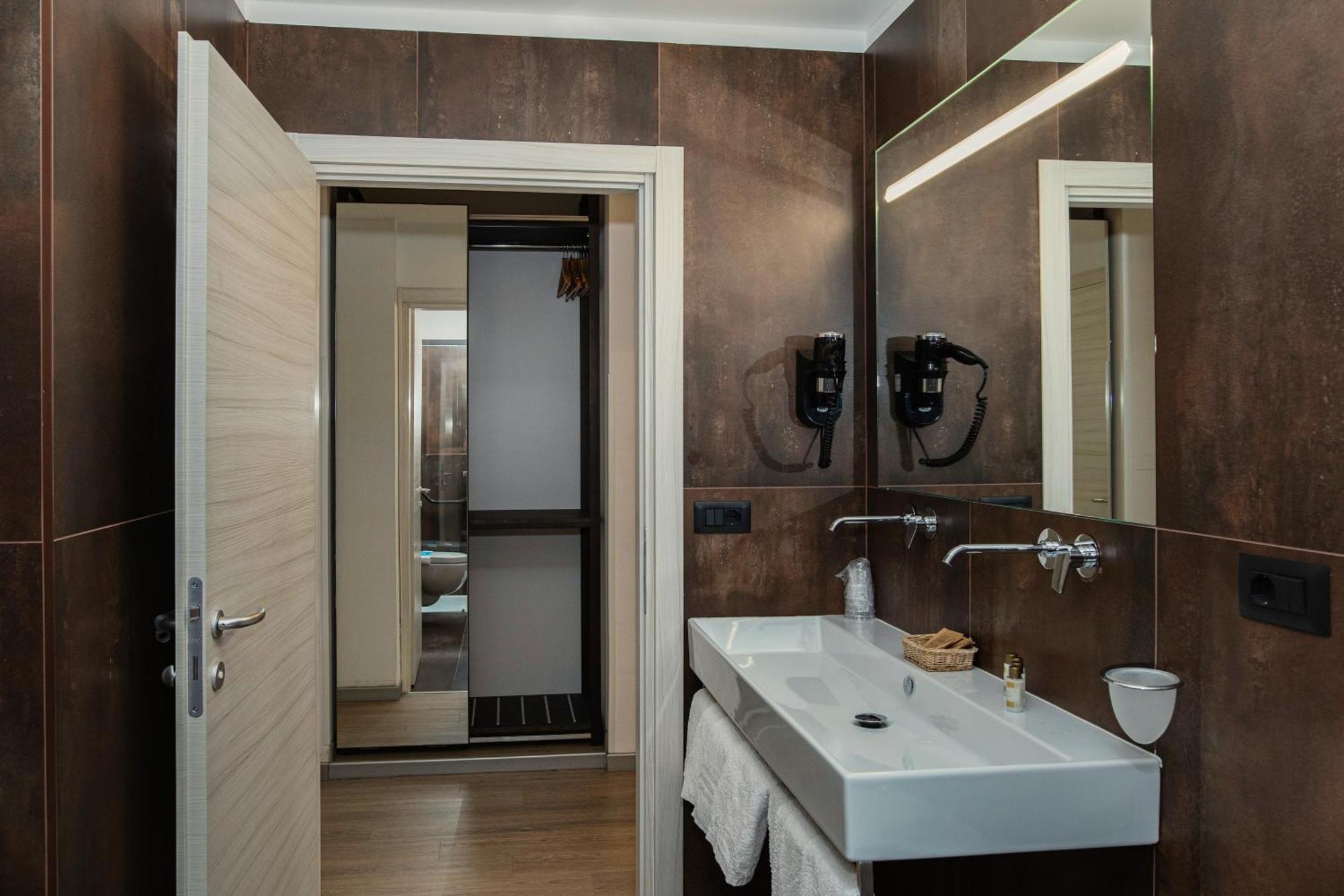 ביביונה Hotel Leonardo Da Vinci Wellness Spa מראה חיצוני תמונה